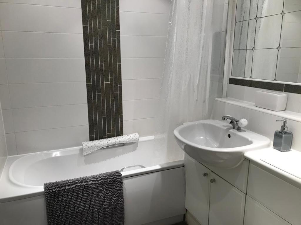 غلاسغو Apex Wallace St Apartment المظهر الخارجي الصورة